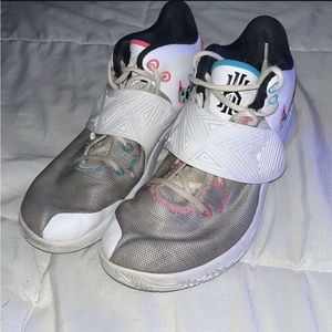 Kyrie basketball shoes